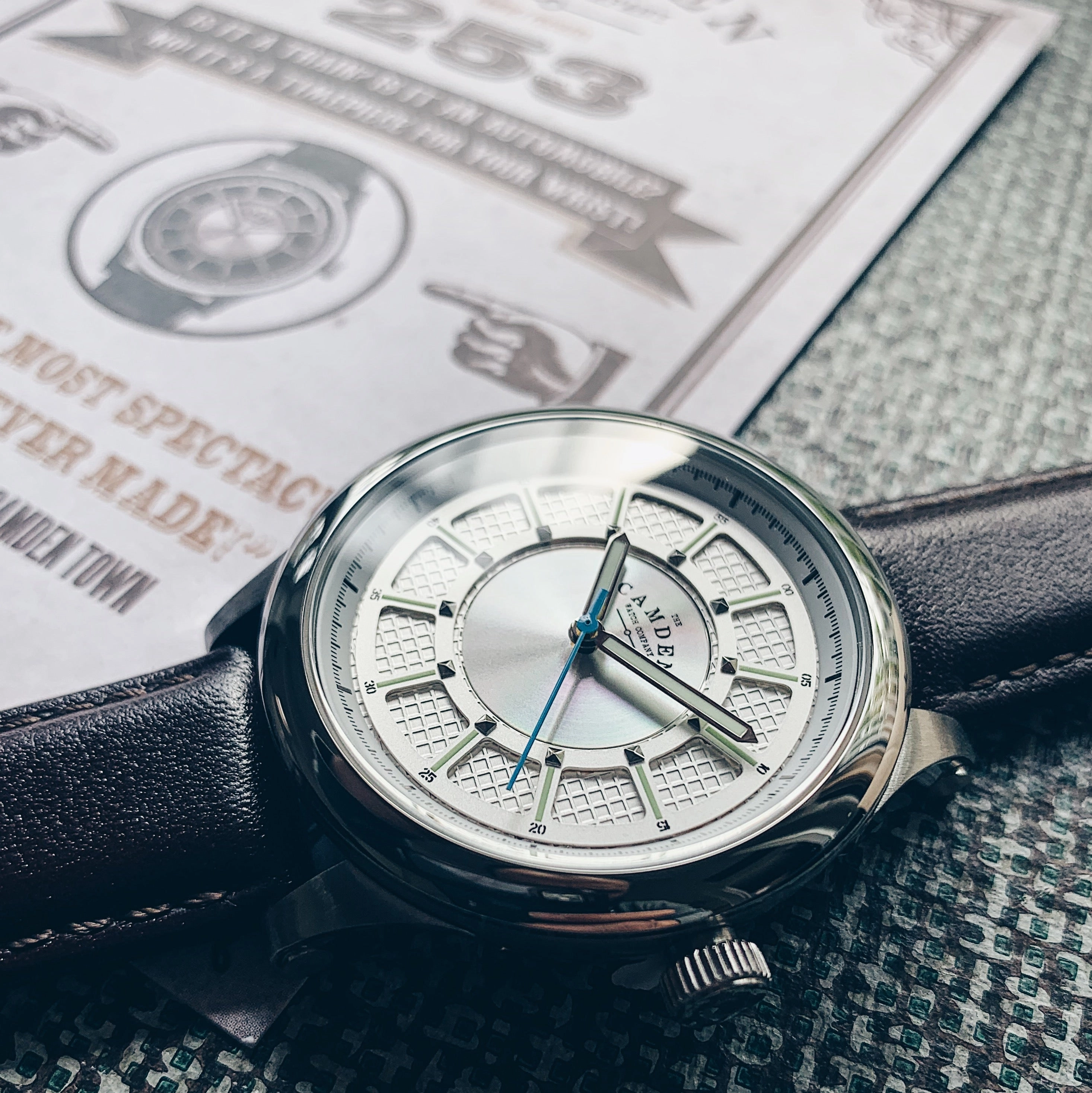 No.253 Brown and Steel