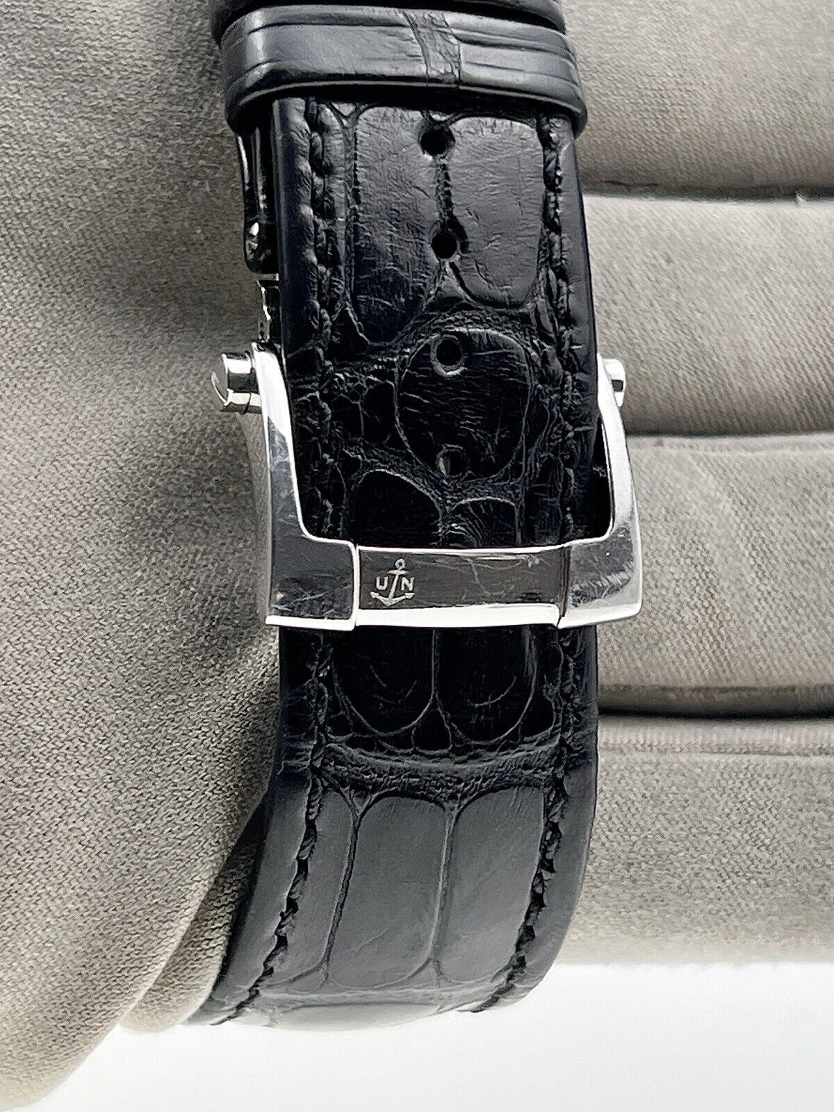 Ulysse Nardin Automatic 41mm Cream Dial 263-66 Stainless Steel - Watch Only
