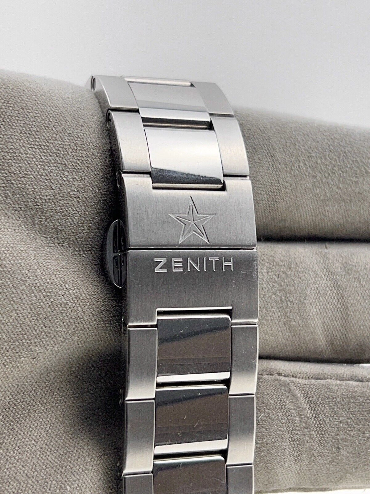 Zenith Chronomaster Stainless Steel 42mm Automatic Men’s Watch 03.2080.4021